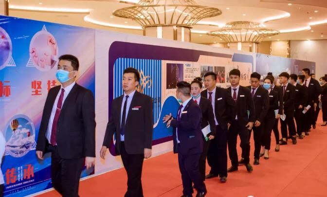华纳国际公司团队在孟波会展接待现场
